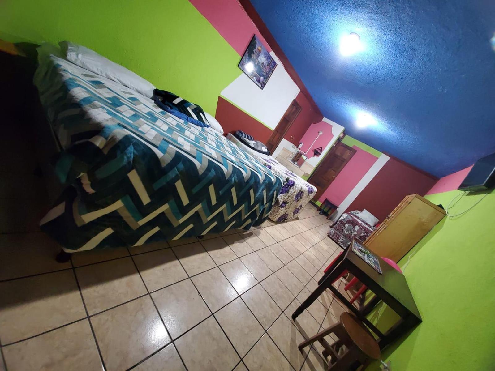Hotel Kasa Kamelot Quetzaltenango ภายนอก รูปภาพ
