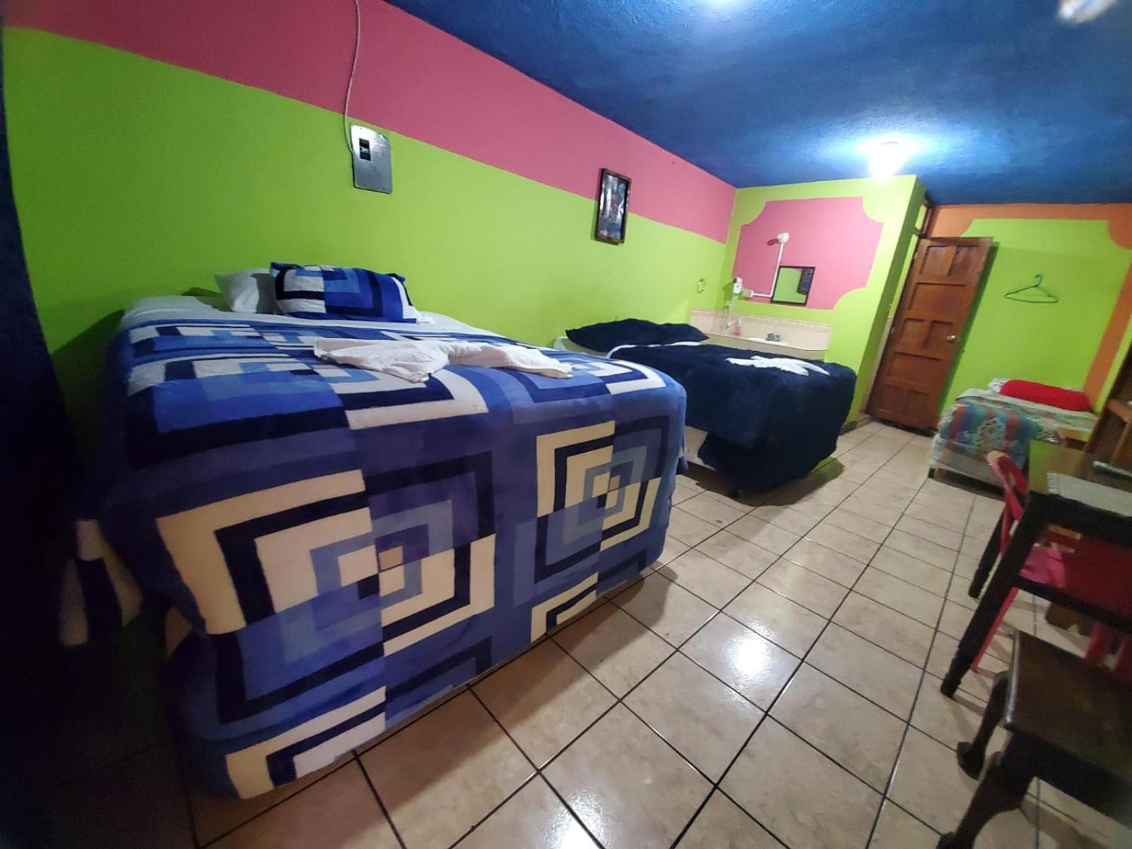 Hotel Kasa Kamelot Quetzaltenango ภายนอก รูปภาพ