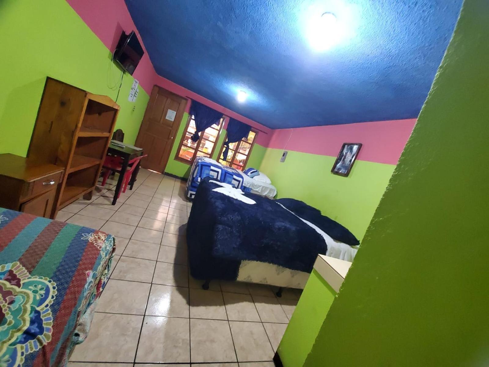 Hotel Kasa Kamelot Quetzaltenango ภายนอก รูปภาพ