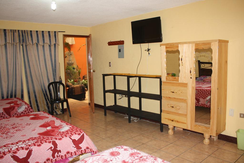 Hotel Kasa Kamelot Quetzaltenango ภายนอก รูปภาพ