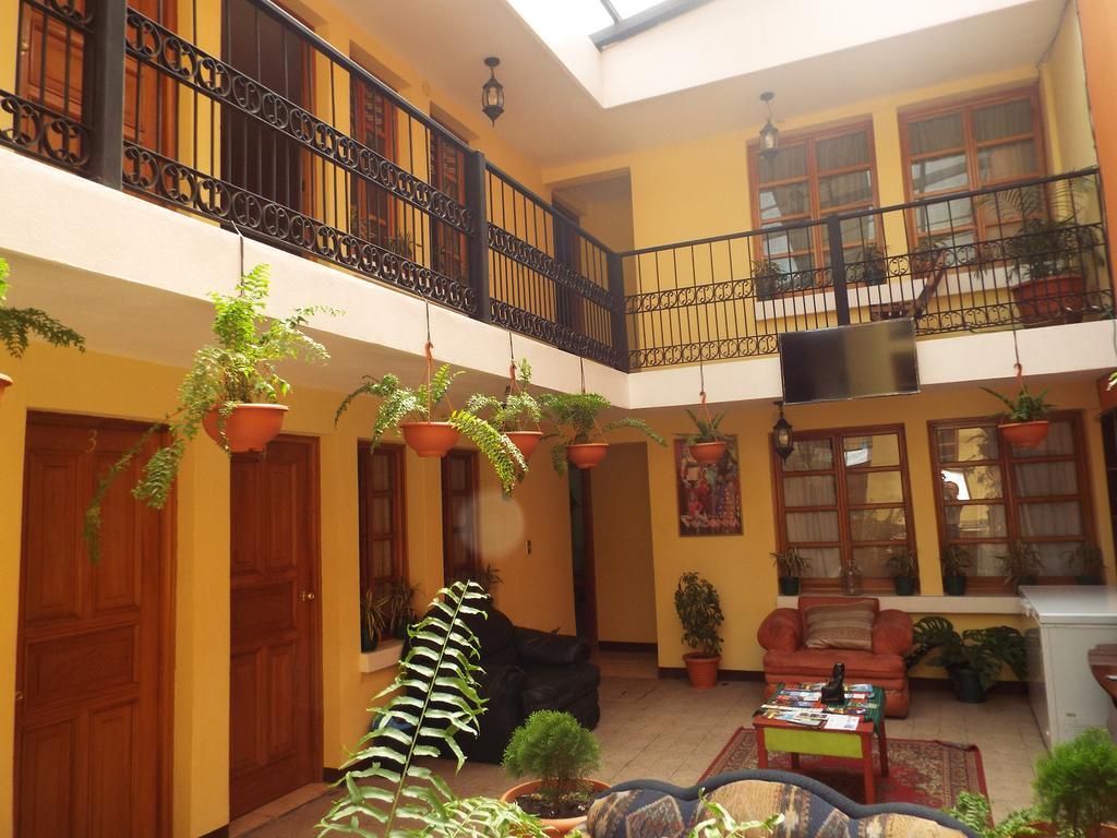 Hotel Kasa Kamelot Quetzaltenango ภายนอก รูปภาพ