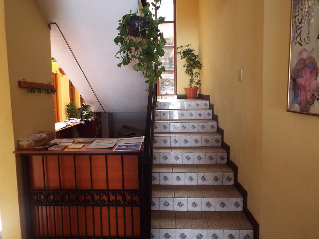 Hotel Kasa Kamelot Quetzaltenango ภายนอก รูปภาพ