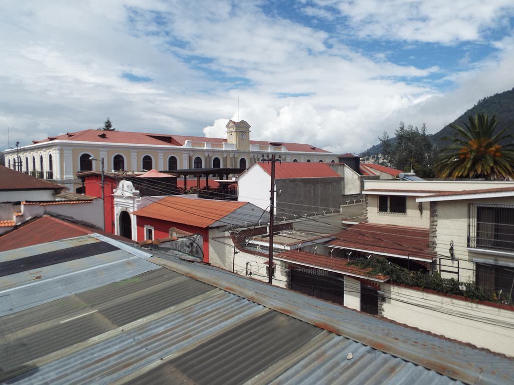 Hotel Kasa Kamelot Quetzaltenango ภายนอก รูปภาพ