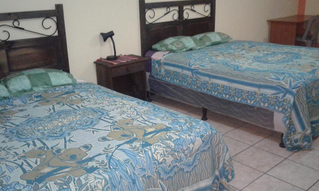 Hotel Kasa Kamelot Quetzaltenango ภายนอก รูปภาพ