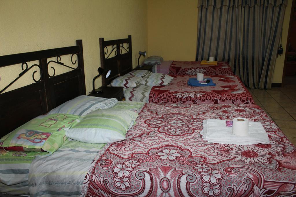 Hotel Kasa Kamelot Quetzaltenango ภายนอก รูปภาพ