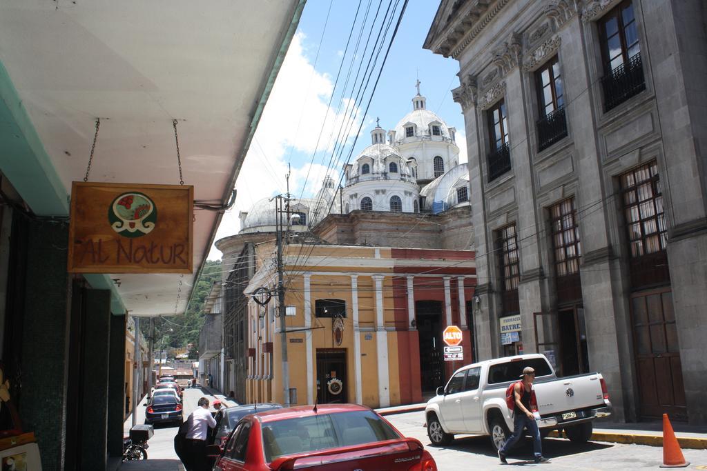 Hotel Kasa Kamelot Quetzaltenango ภายนอก รูปภาพ