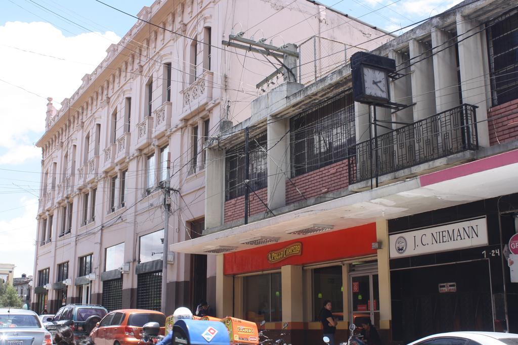 Hotel Kasa Kamelot Quetzaltenango ภายนอก รูปภาพ