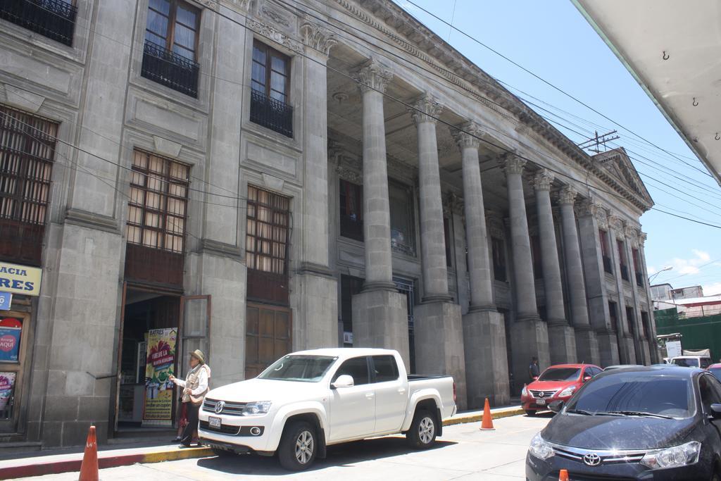 Hotel Kasa Kamelot Quetzaltenango ภายนอก รูปภาพ
