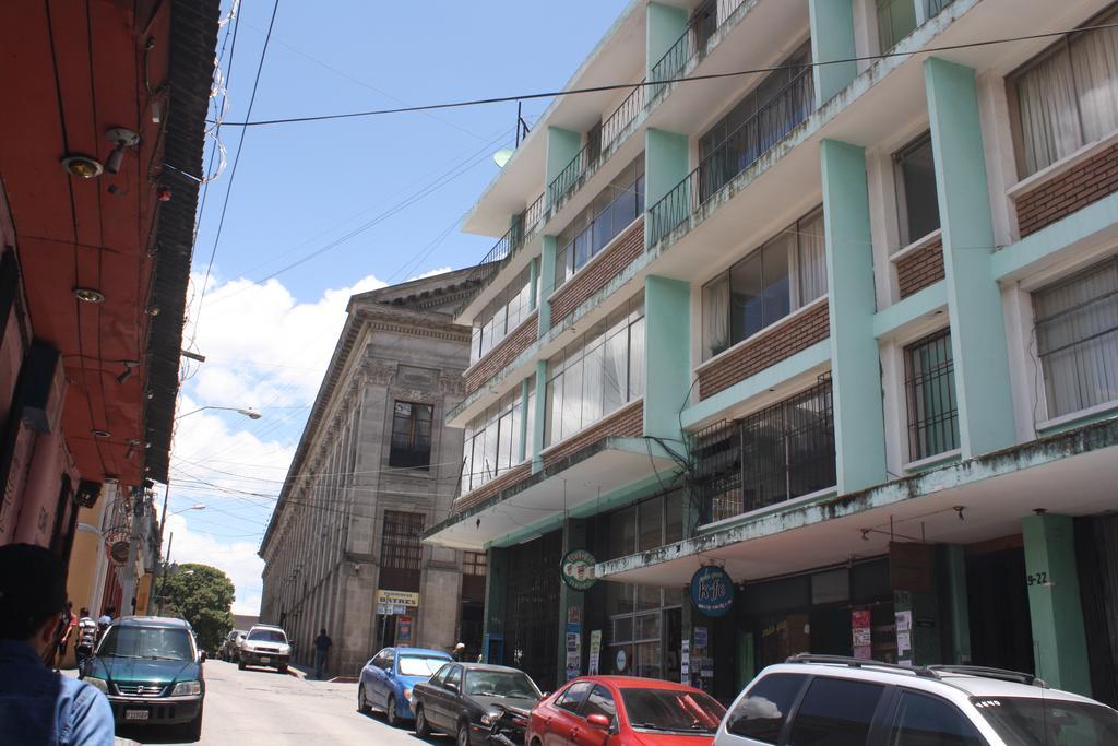 Hotel Kasa Kamelot Quetzaltenango ภายนอก รูปภาพ