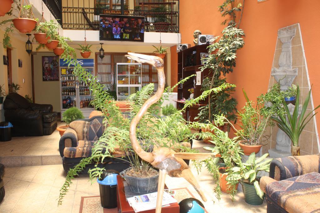 Hotel Kasa Kamelot Quetzaltenango ภายนอก รูปภาพ