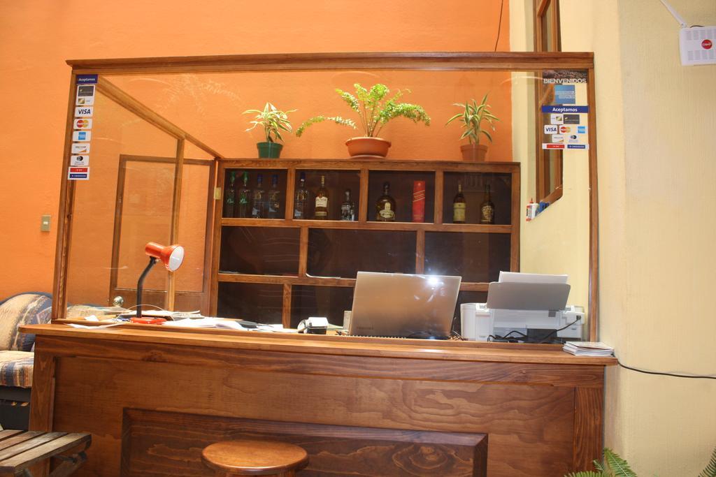 Hotel Kasa Kamelot Quetzaltenango ภายนอก รูปภาพ