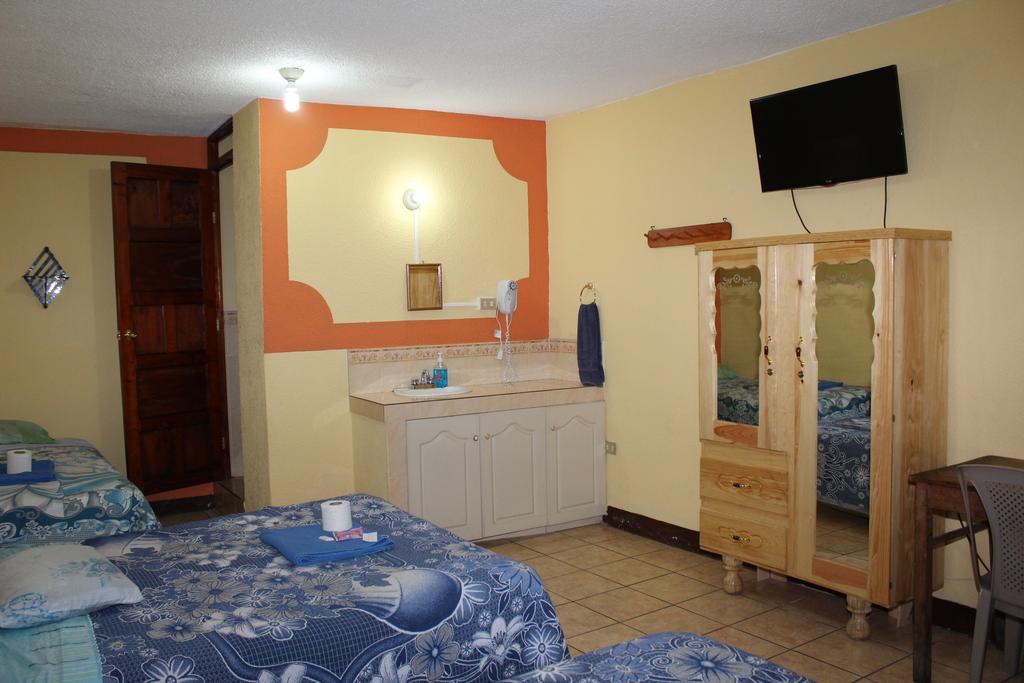 Hotel Kasa Kamelot Quetzaltenango ภายนอก รูปภาพ