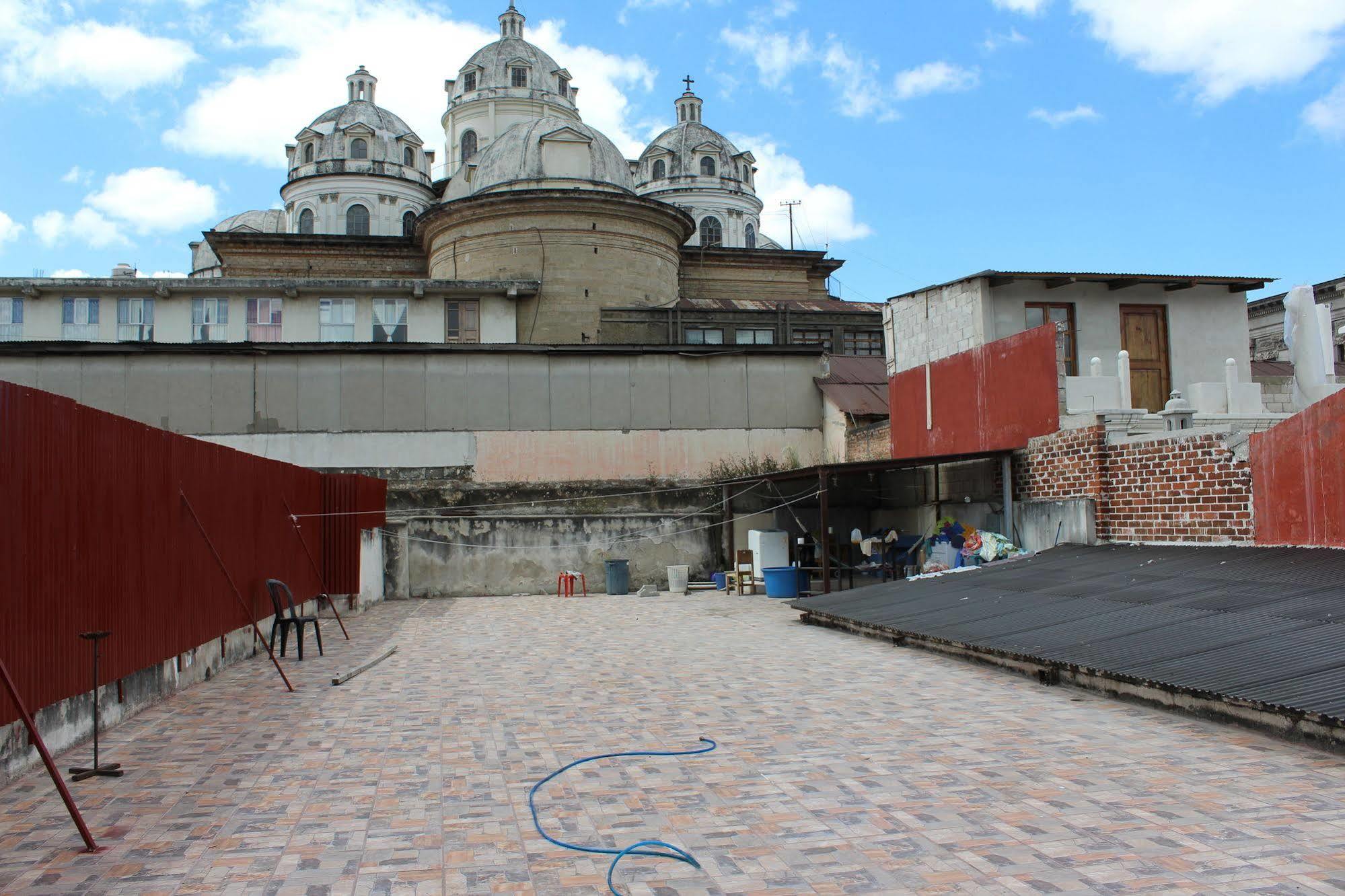Hotel Kasa Kamelot Quetzaltenango ภายนอก รูปภาพ