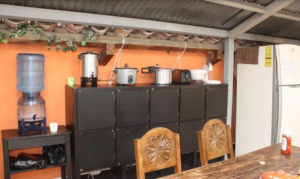 Hotel Kasa Kamelot Quetzaltenango ภายนอก รูปภาพ