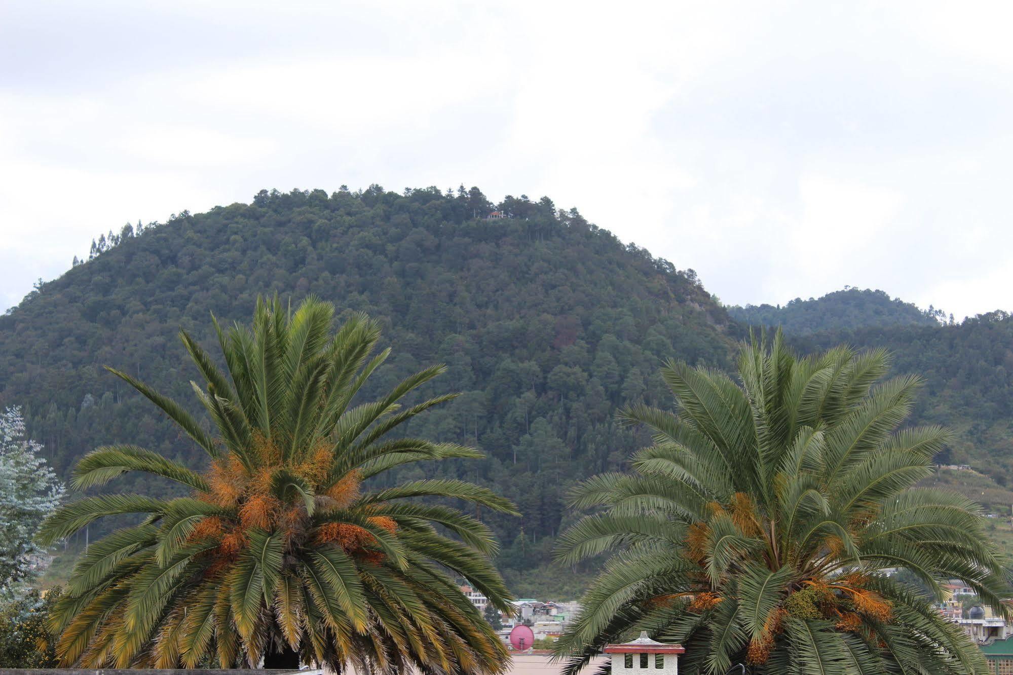 Hotel Kasa Kamelot Quetzaltenango ภายนอก รูปภาพ