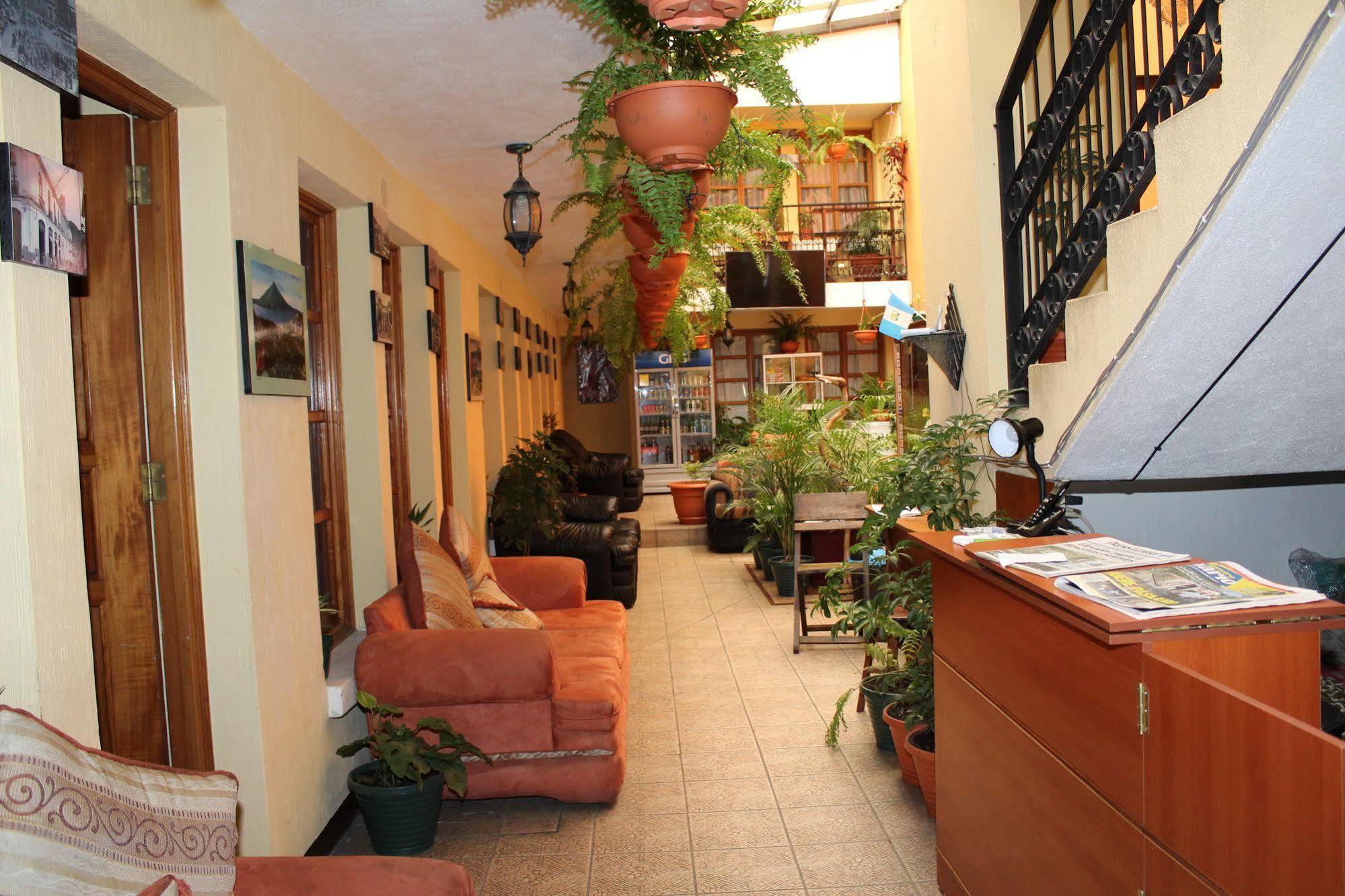 Hotel Kasa Kamelot Quetzaltenango ภายนอก รูปภาพ