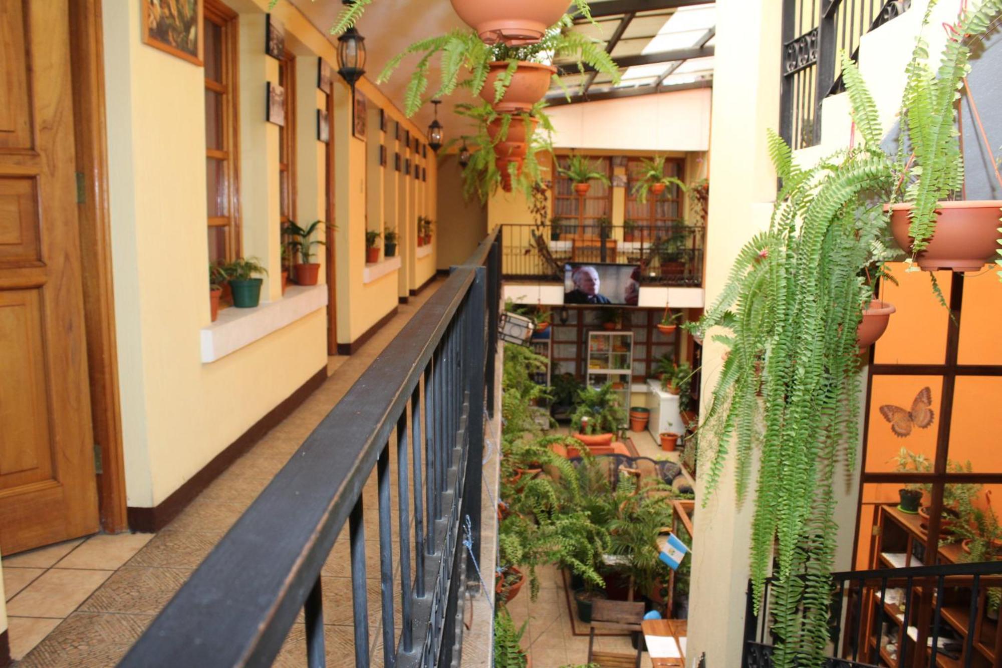Hotel Kasa Kamelot Quetzaltenango ภายนอก รูปภาพ